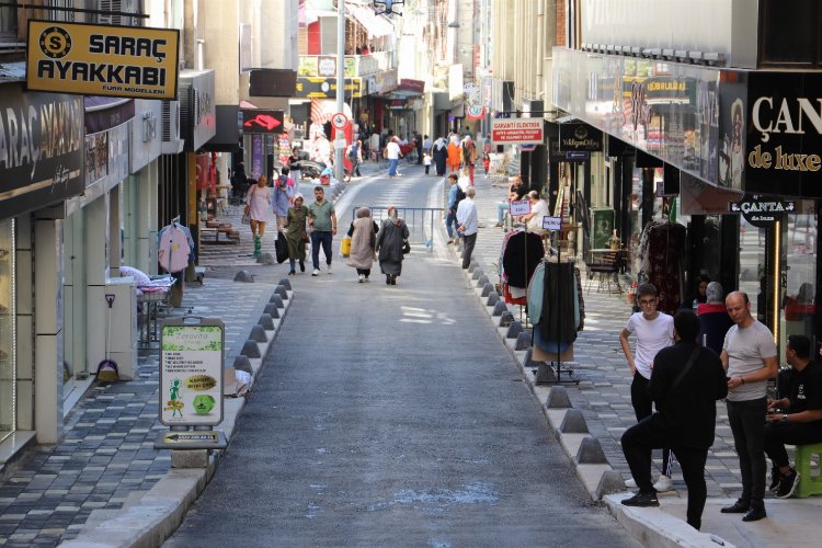 Kocaeli İzmit'te kent merkezinde yenileme çalışması