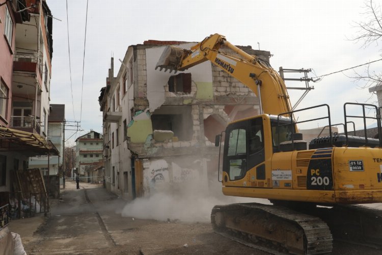 Kocaeli İzmit'te Mehmet Ali Paşa’da 7. binanın yıkımı tamamlandı