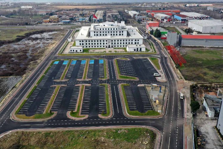 Kocaeli'nde yan yollar, otopark ve çevre düzenlemesi tamam