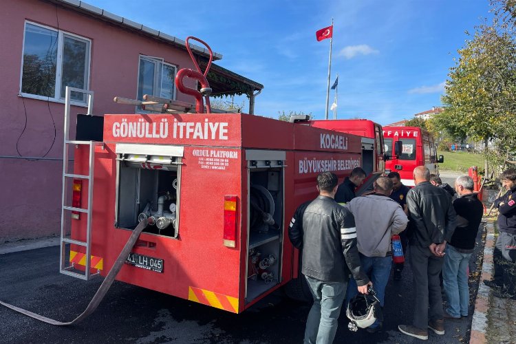 Kocaeli'nin gönüllü itfaiyecileri hazır kıta