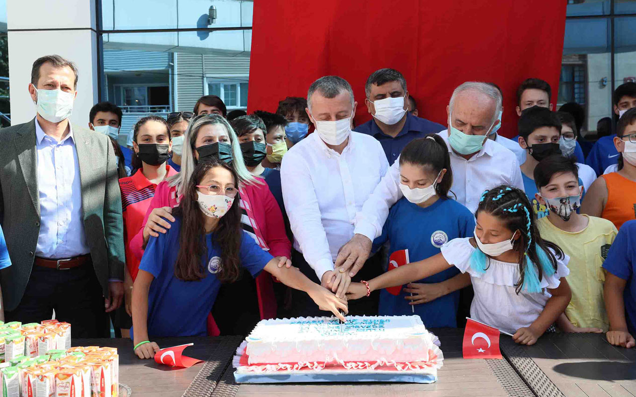 Kocaeli Yüzme Kulübü 21 yaşında