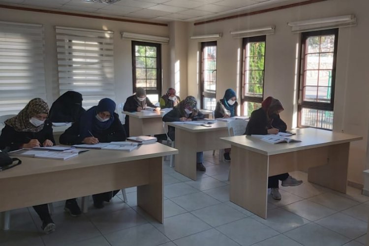 Kocaeli İZMEK Okuma-Yazma Kursu yoğun ilgi gördü 