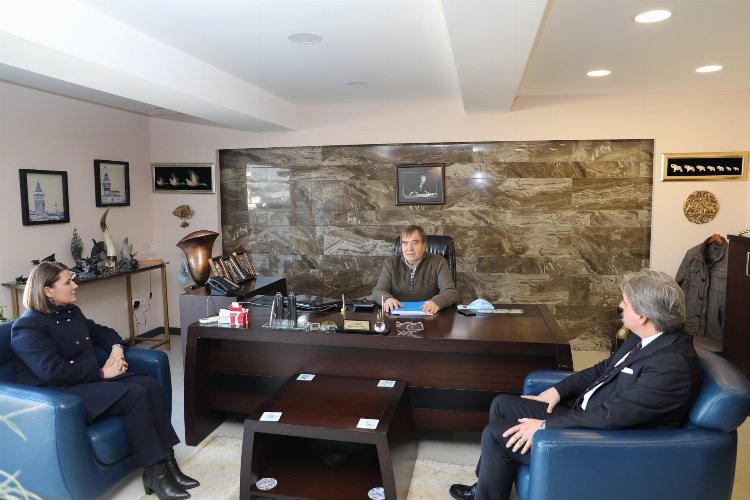 Kocaeli İzmit'te Başkan Hürriyet’ten, Fuat Biçici’ye Taziye ziyareti