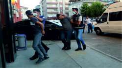 Kocaeli'de araçtan kapkaçla para çalan 6 zanlı tutuklandı