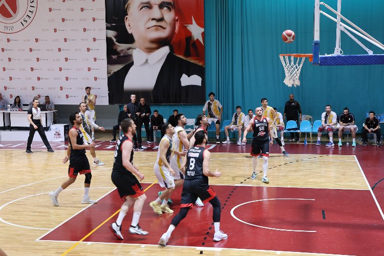 Konya basketbolda finale yürüyor