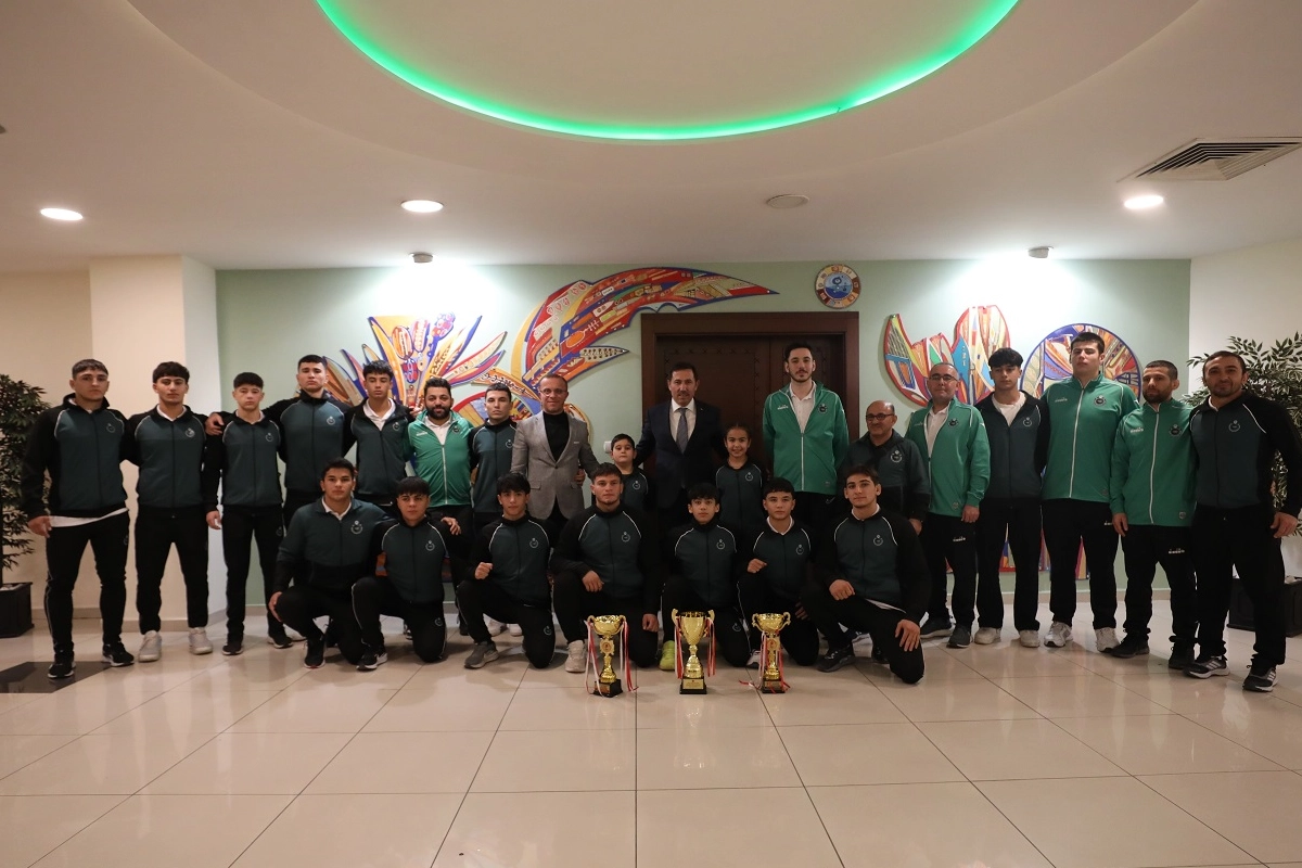 Konya Karatay Belediyespor'dan Başkan Kılca'ya çifte gurur ziyareti