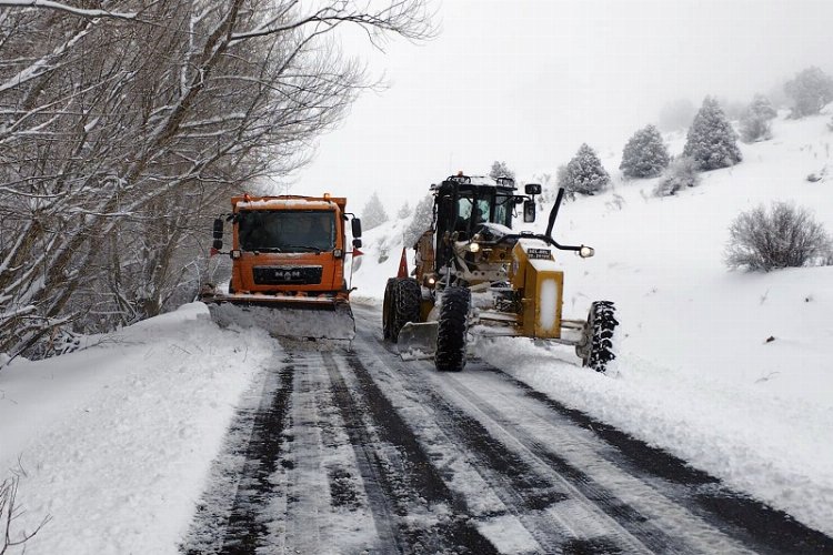 Konya Selçuklu'da kar mesaisi