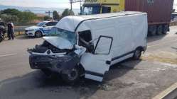 Körfez'de zincirleme trafik kazasında 5 kişi yaralandı