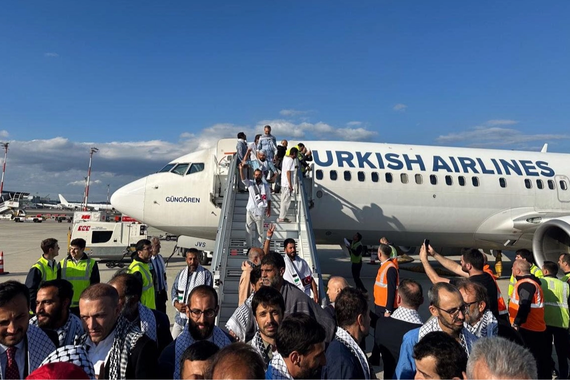 Küresel Sumud Filosu aktivistleri İstanbul’a döndü! Bakanlardan 'hoş geldiniz' mesajı