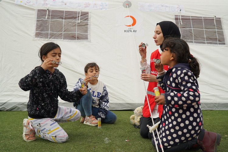 Kızılay'dan afetzedelere psikososyal destek