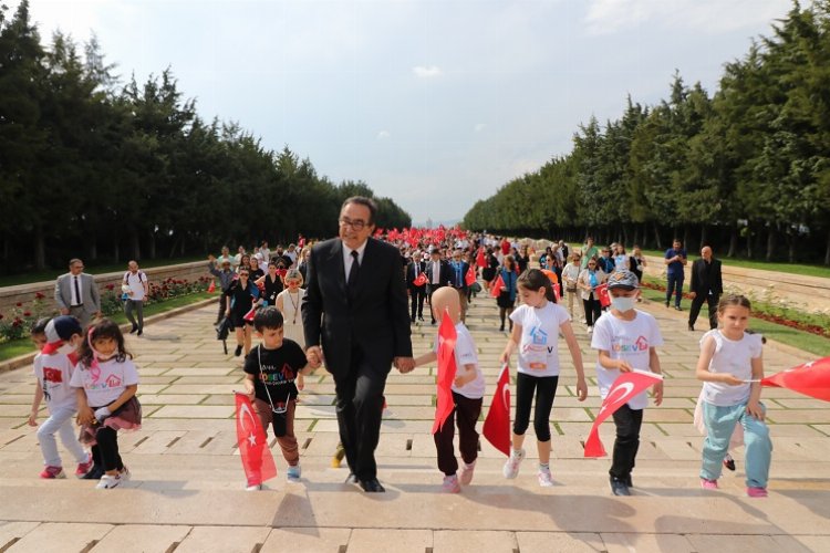 LÖSEV'den Anıtkabir çıkarması