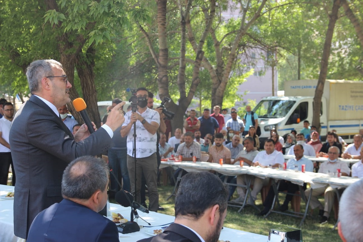 Mahir Ünal’dan baba ocağına ziyaret