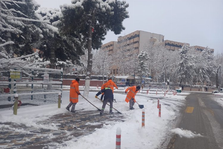 Malatya Büyükşehir Belediyesi'nden kar mesaisi 