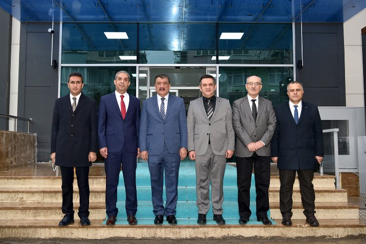 Malatya Büyükşehir'den Kadastro İl Müdürü Onur Sadioğlu’nu ziyaret 