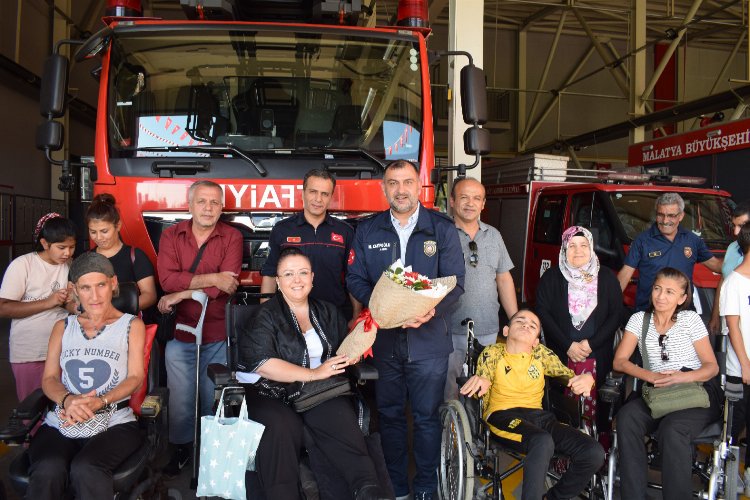 Malatya'da İtfaiye Dairesi'ne 'engelsiz' ziyaret