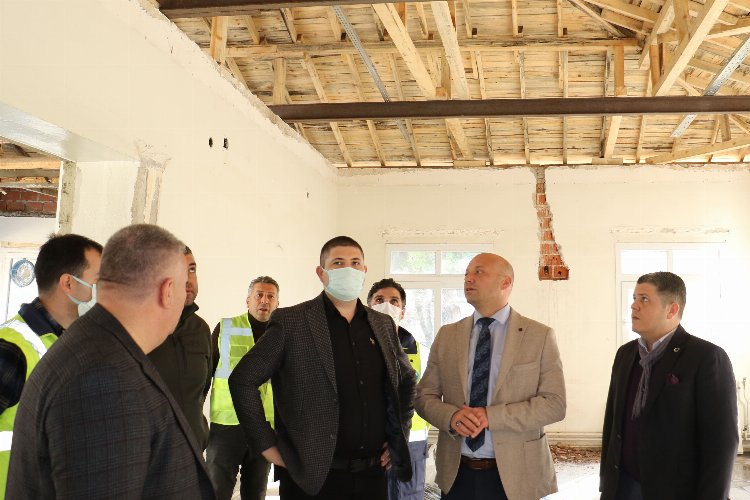 Manisa Akhisar Kültürpark'ta yenileme çalışmaları sürüyor 