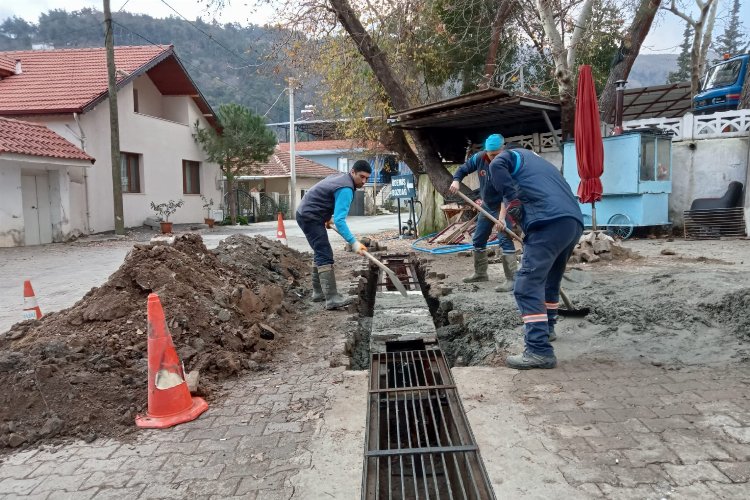 Manisa Allahdiyen'de su taşkınlarına önlem