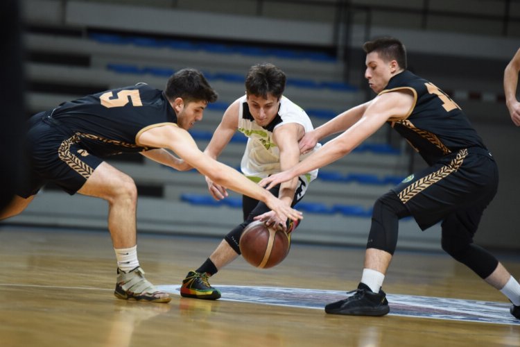 Manisa Büyükşehir Basketbol Gençler Ligi'ne hazırlanıyor