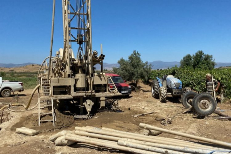 Manisa Büyükşehir’den Afşarlı üreticilere sulama desteği