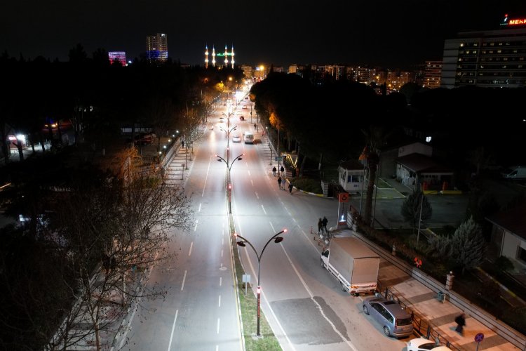 Manisa Büyükşehir'den aydınlatma çalışması