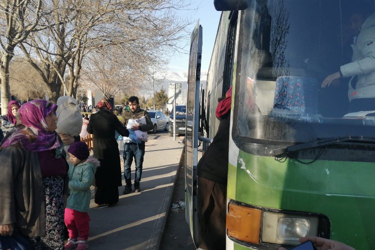 Manisa Büyükşehir'in otobüsleri depremzedelerin hizmetinde