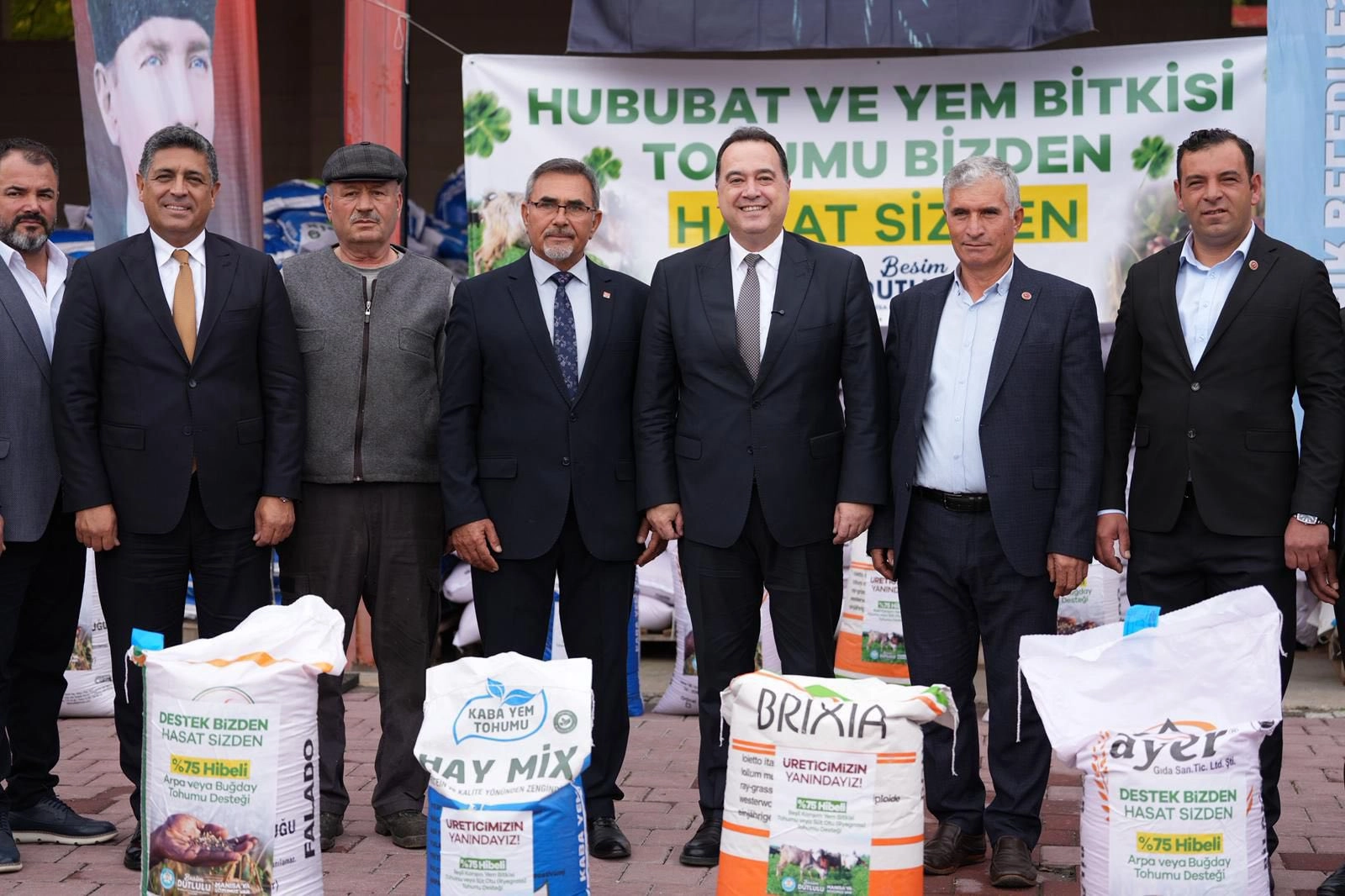 Manisa'da Başkan Besim Dutlulu, Selendili çiftçilerle buluştu