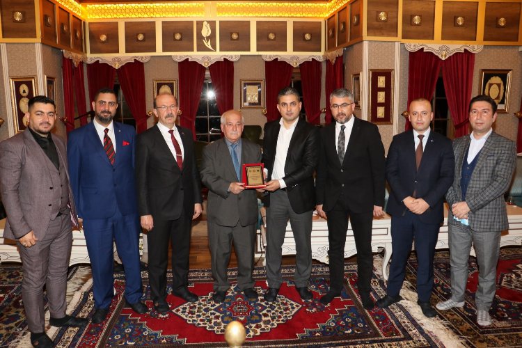 Manisa'da Bayrak Şairi Arif Nihat Asya söyleşiyle anıldı
