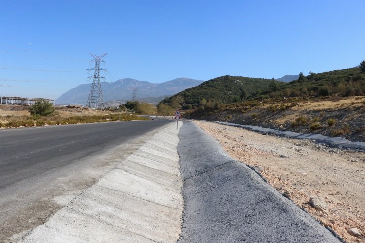 Manisa'da beton hendek uygulaması sürüyor