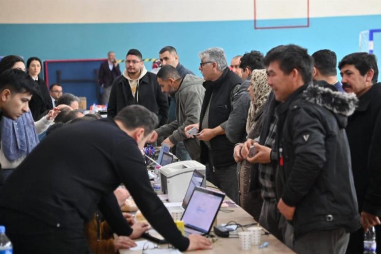 Manisa'da depremzedeler için kayıt masası oluşturuldu