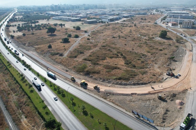 Manisa'da Muradiye OSB kavşağındaki trafiğe neşter