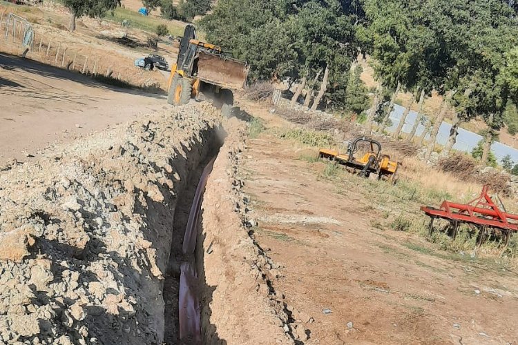 Manisa Gördes'te yer altı enerji nakil hattı çalışması