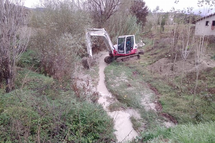 Manisa Selendi'de dere temizliği