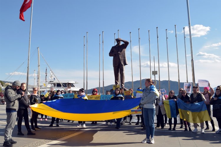 Marmaris'taki Ukraynalılardan barış çağrısı