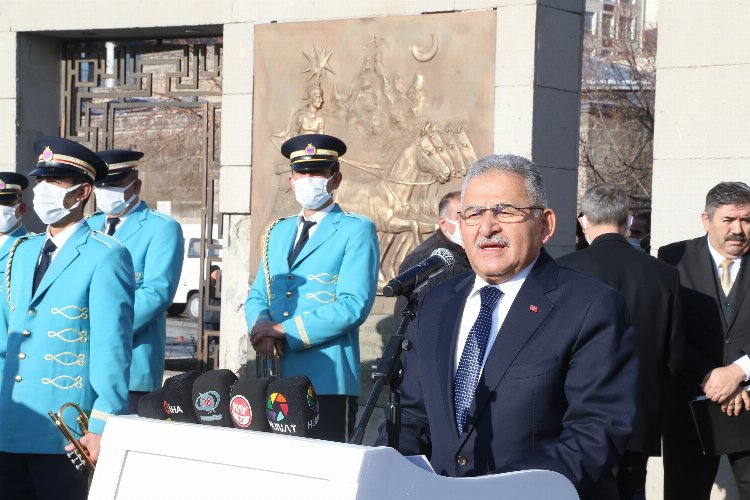 Memduh Büyükkılıç'tan Atatürk mesajı