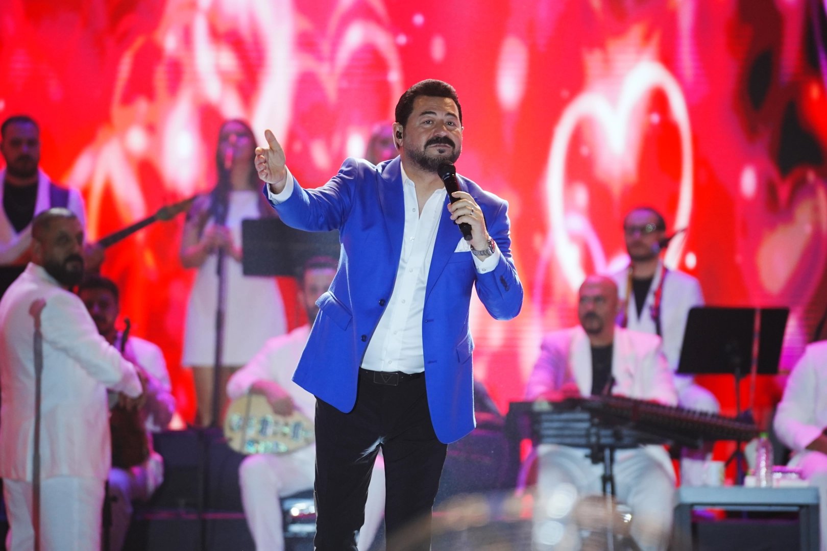 Mersin'de 9 günlük festivalin finali Serkan Kaya ile oldu