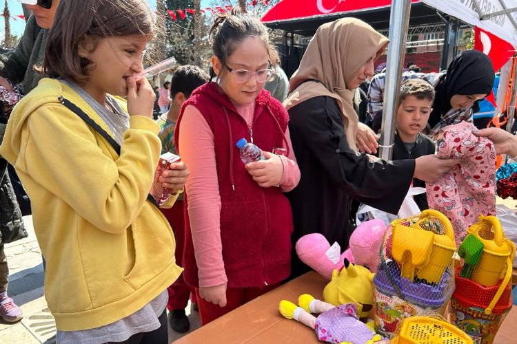Milas'ta çocuklar doyasıya oyunla eğlendi