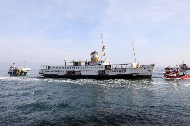 Mudanya'nın İstanbul'dan satın aldığı gemi otel 17 yıl sonra evine döndü