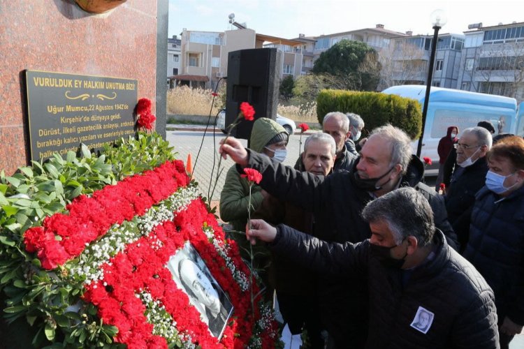 Mumcu Edremit'te iki ayrı törende anıldı 
