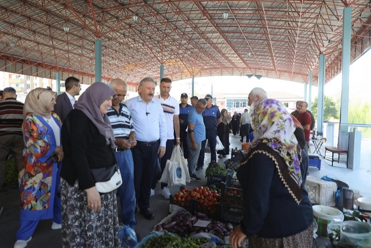 Mustafa Palancıoğlu Kayseri Melikgazi köy pazarında