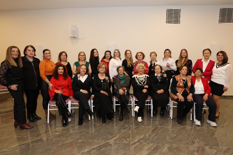 Narlıdere'de 'Güçlü Kadınlar' afetzedeler için sahne alacak