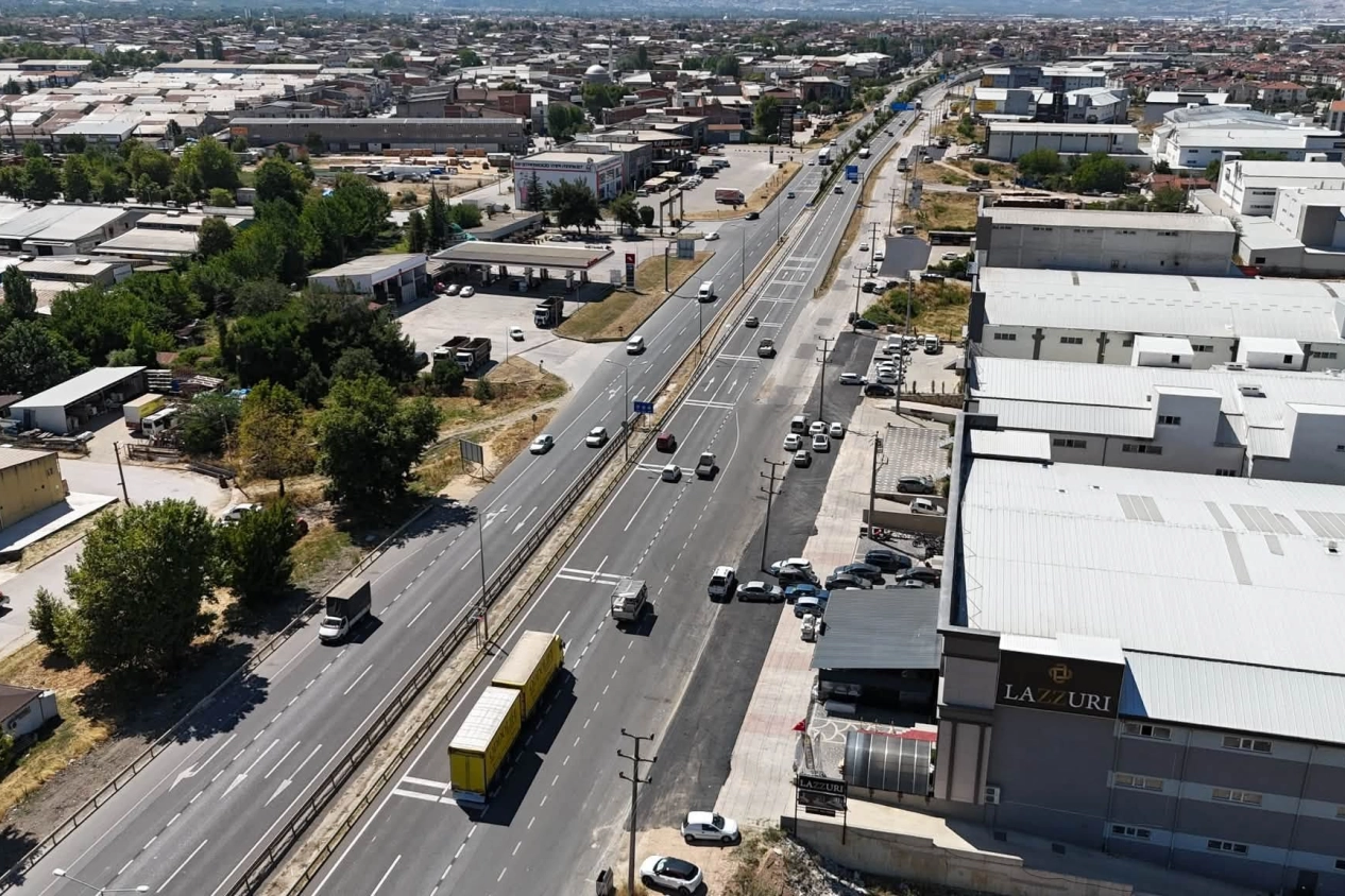 İnegöl Belediyesi yetki alanındaki bölgelerde asfalt uygulamalarına devam ediyor