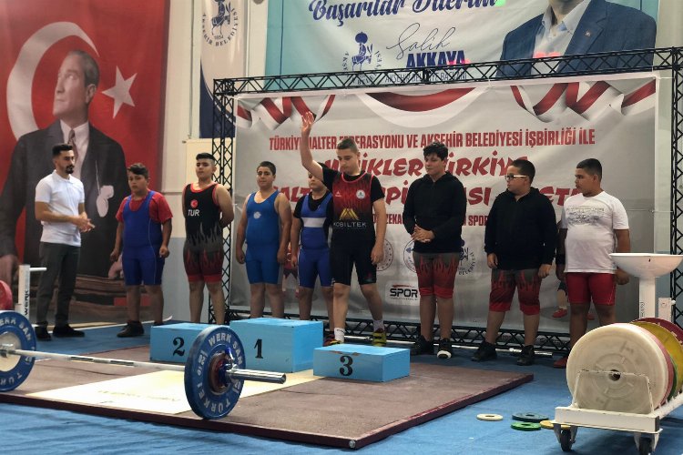 Nevşehir halterde şampiyon çıkardı