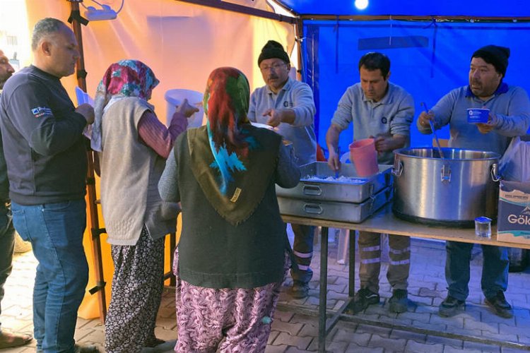 Nurdağı'nda depremin yaraları sarılıyor
