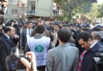 Öğretmenlere polis engeli