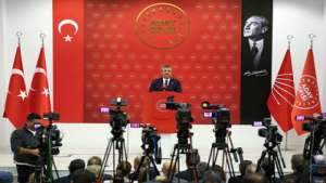 Özgür Özel: Türkiye’yi Yeniden Ayağa Kaldıracağız