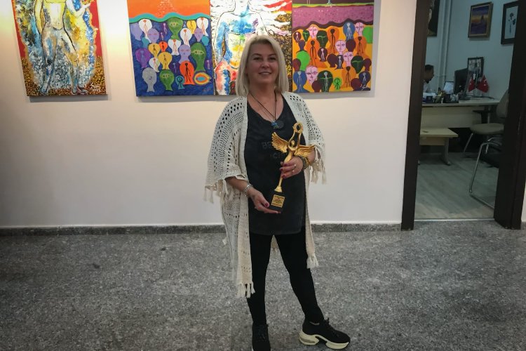 Rezzan Ogül Yıldız'a yaptığı başarılı çalışmaları için ödül verildi!
