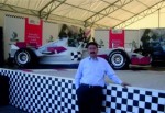 Rıdvan Şükür, Formula 1 pistinde koşuyor.