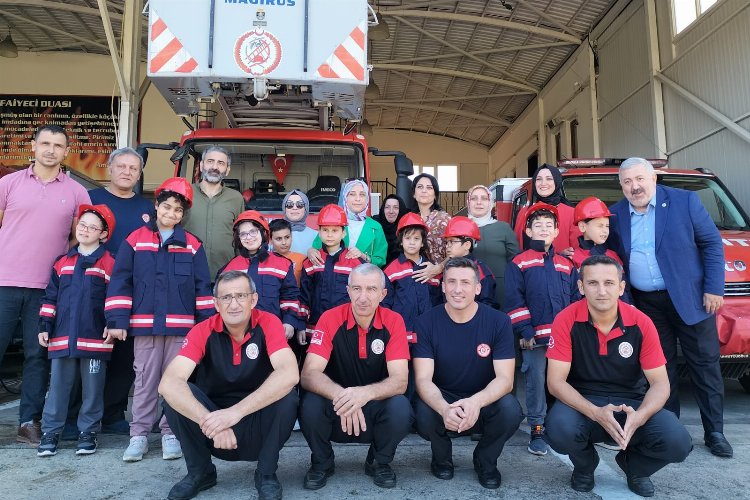 Rize'de özel çocuklardan itfaiye erlerine ziyaret