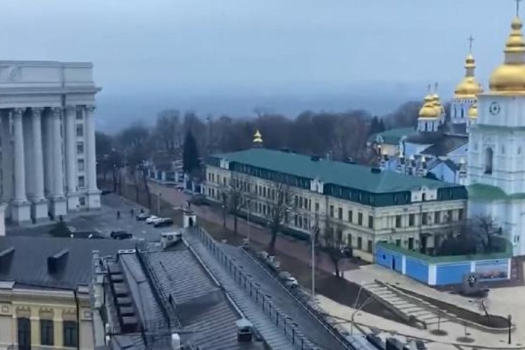 Rus işgalinin ikinci günü... Ukrayna'dan Rusya'ya ateşkes çağrısı!