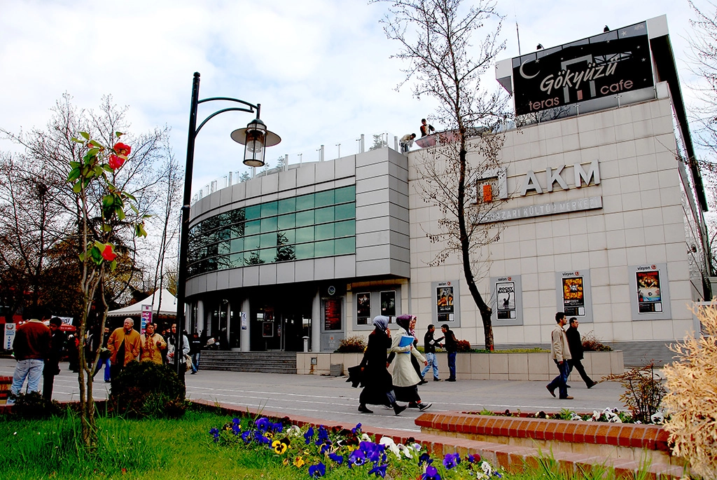 Sakarya AKM’de yenileme çalışmaları sürüyor